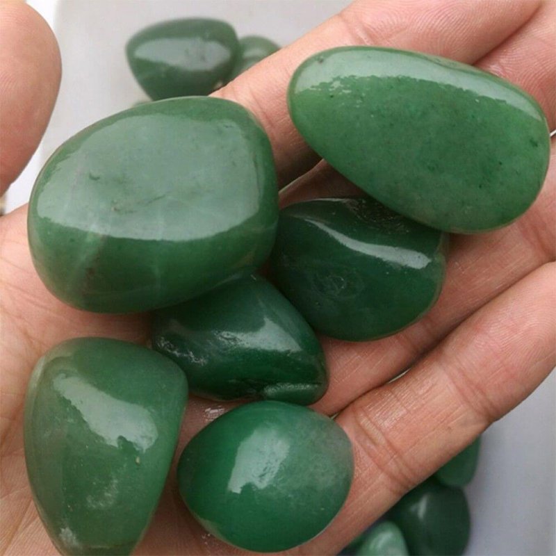 Камень Зеленый нефрит